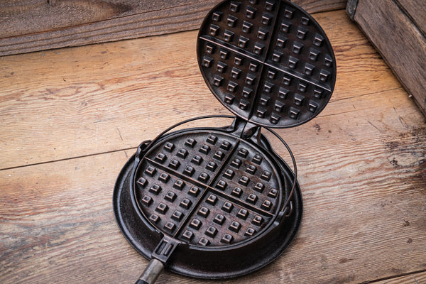 Wagner #8 Waffle Iron with Low Base