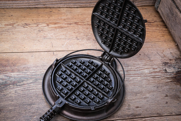 Griswold #8 Waffle Iron Low Base