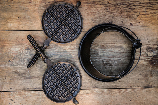 Griswold Waffle Iron High Base