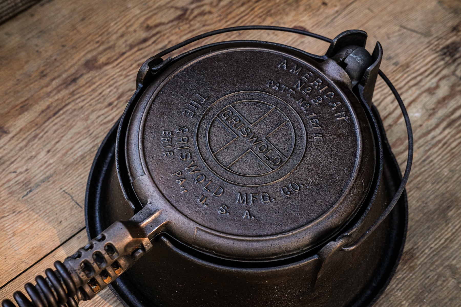 Buy the GRISWOLD No 8 Cast Iron SKILLET