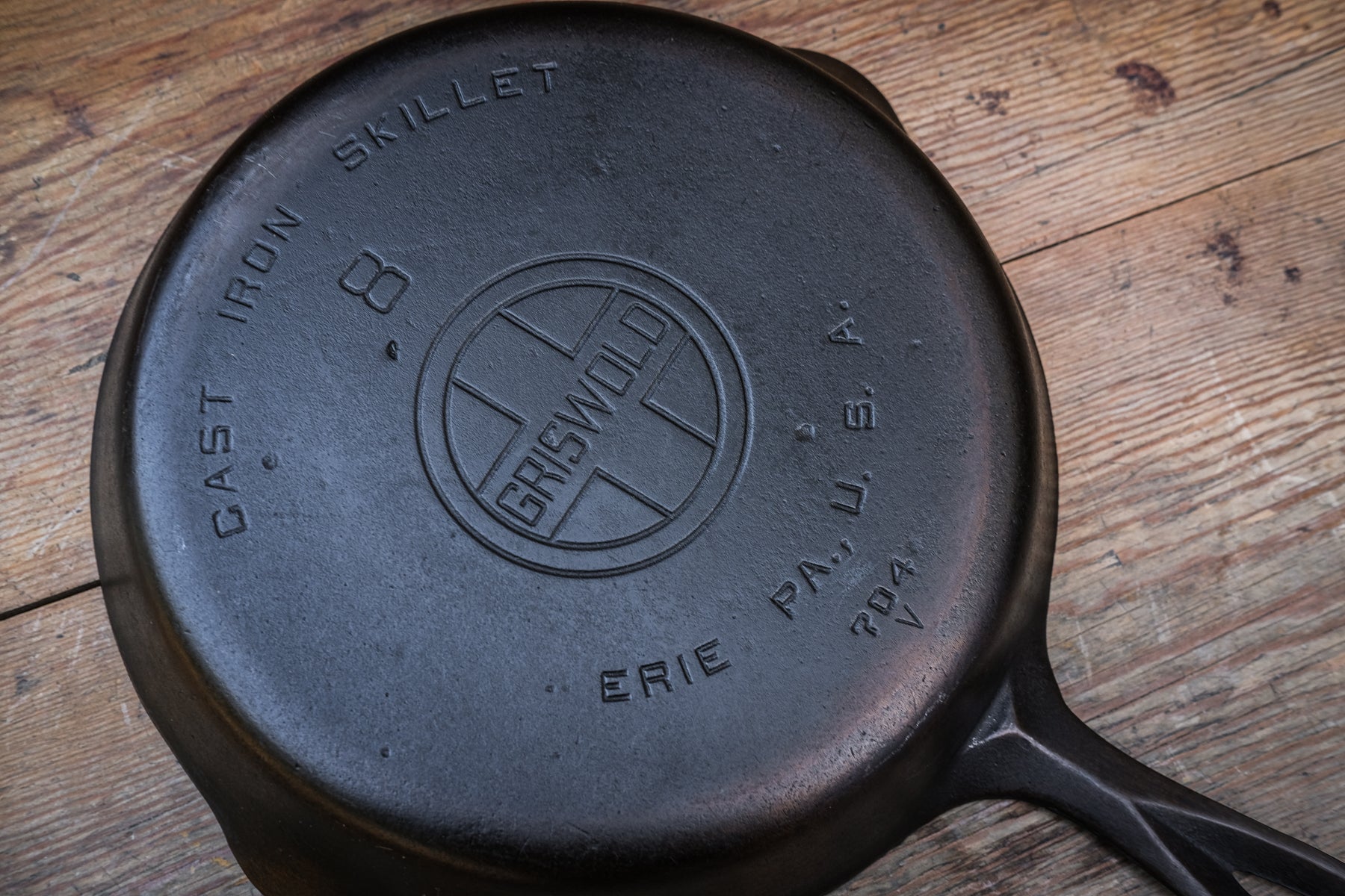 Buy the GRISWOLD No 8 Cast Iron SKILLET