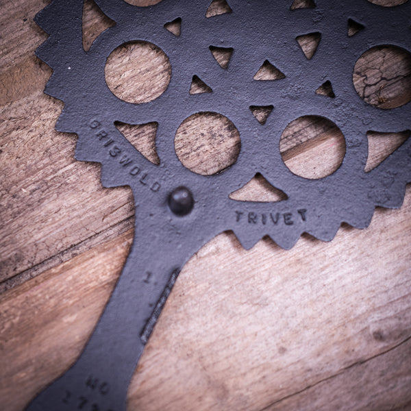 GRISWOLD - Round Design Trivet