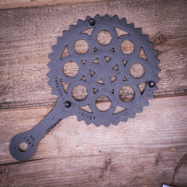 GRISWOLD - Round Design Trivet