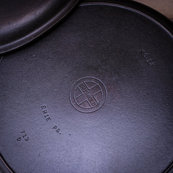 GRISWOLD - #12 Skillet with Lid