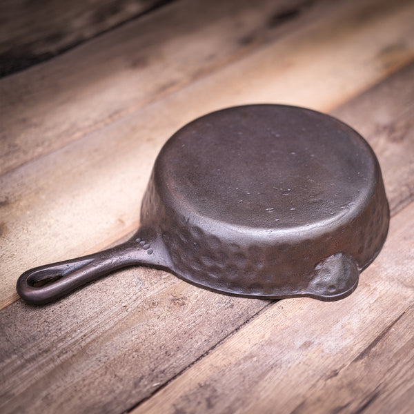UNKNOWN MAKER - Hammered #5 Skillet
