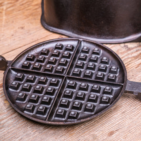 GRISWOLD - #8 Waffle Iron with Tall Base