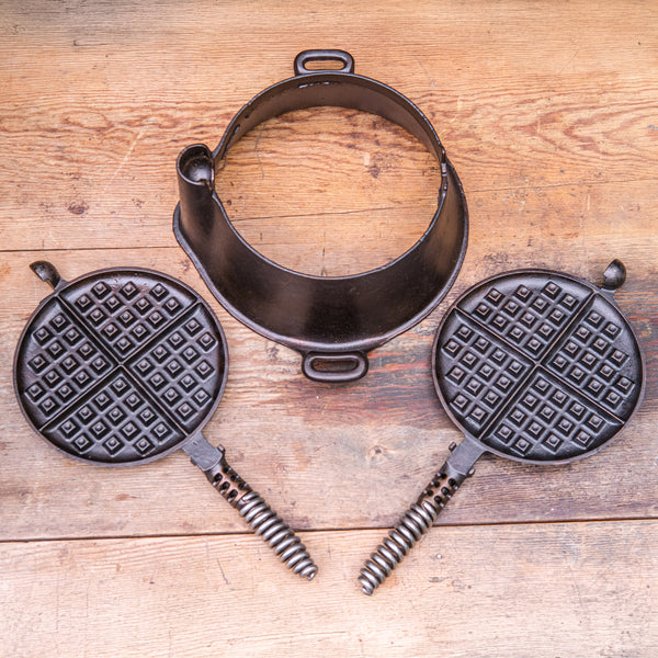 GRISWOLD - #8 Waffle Iron with Tall Base