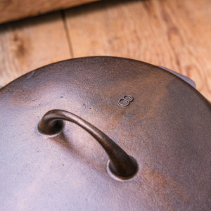 GRISWOLD - #8 Dutch Oven