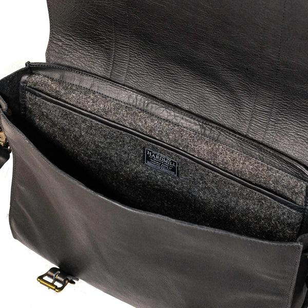 LEATHER MESSENGER BAG