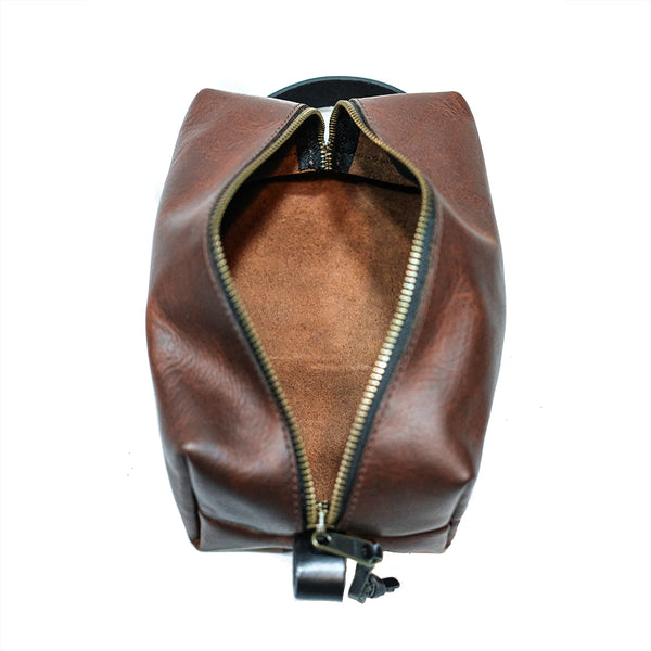 LEATHER DOPP KIT