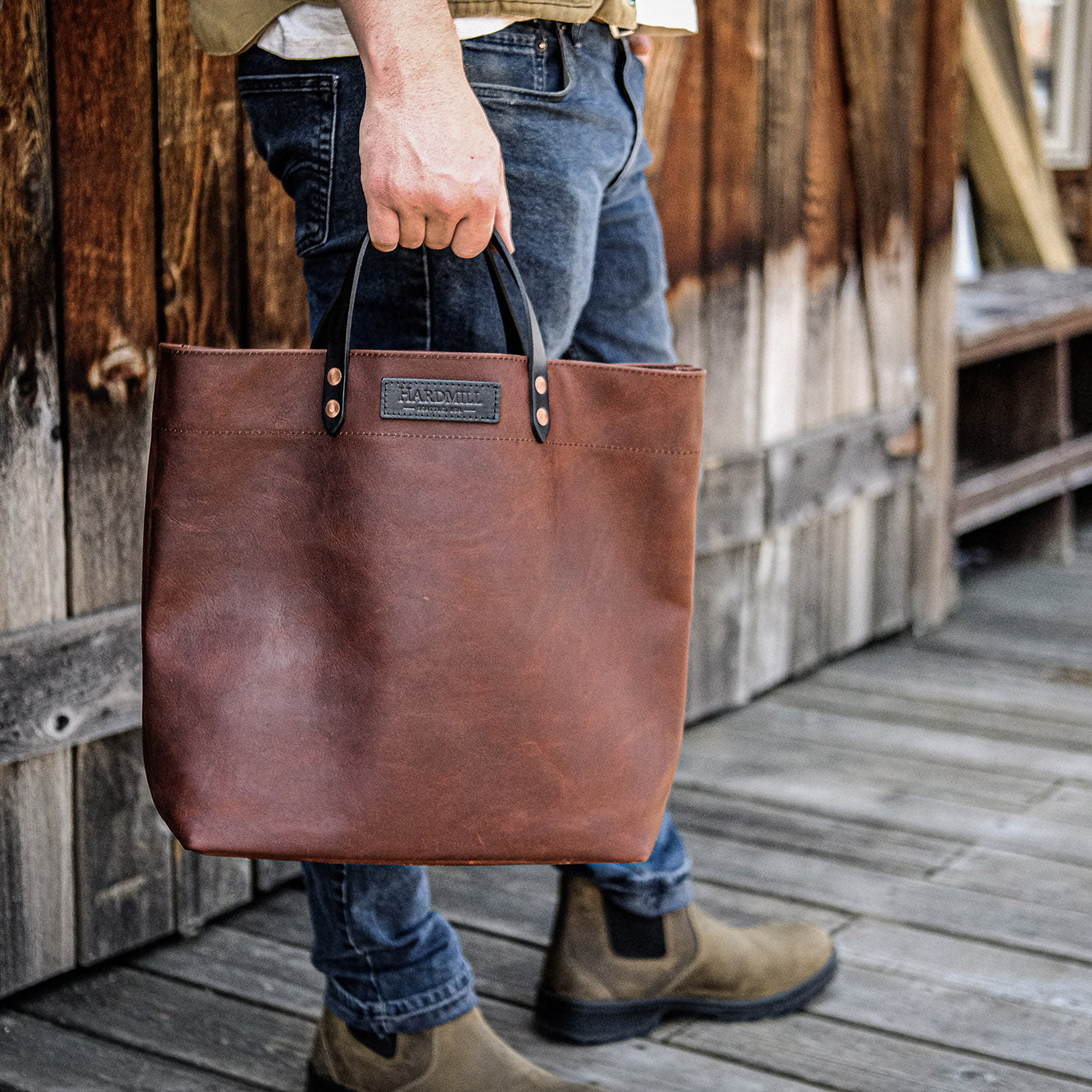 Hard leather tote bag shop
