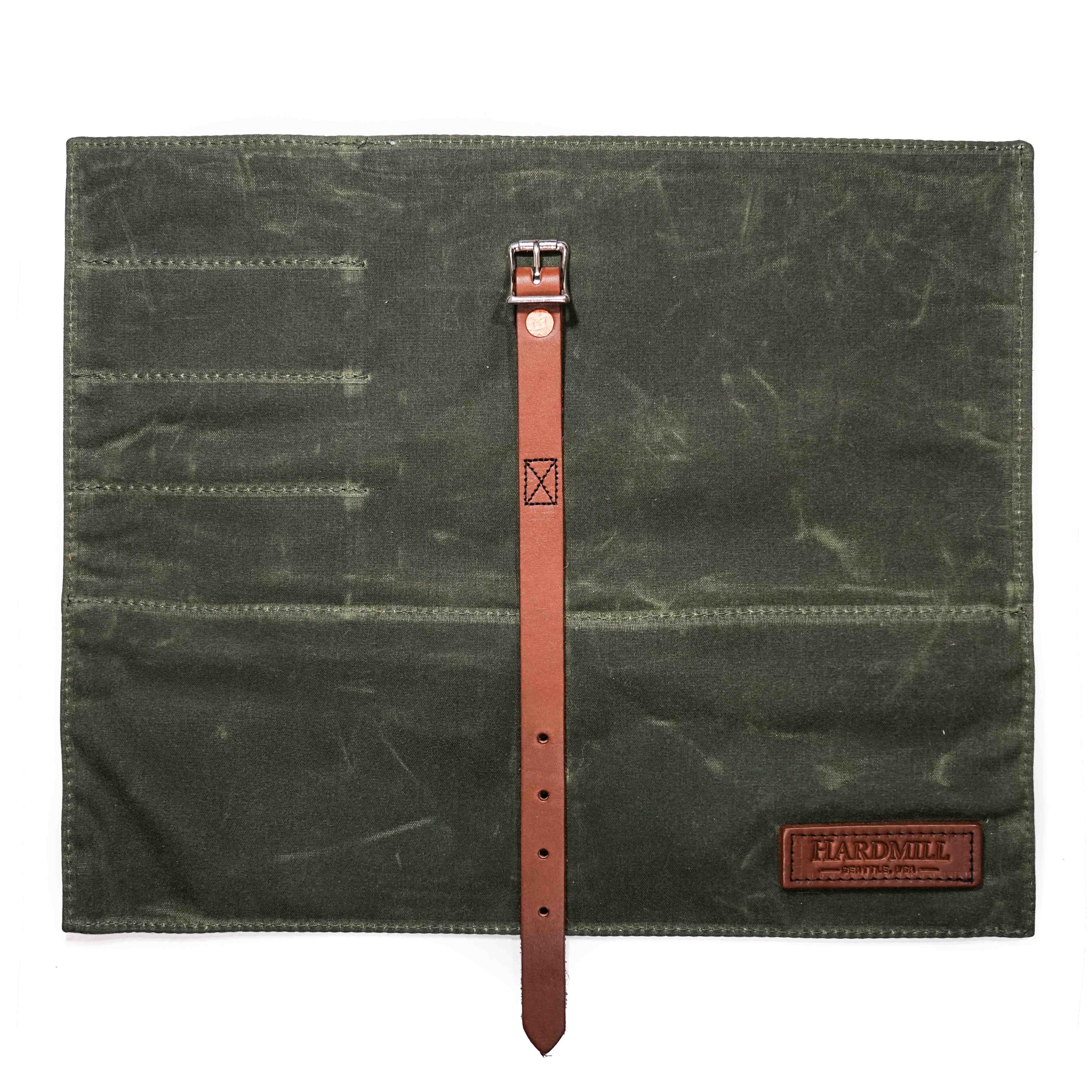 https://www.hardmill.com/cdn/shop/products/CompactKnifeRoll_OliveWaxedCanvas_Top_web_afa6e9e6-ff26-4599-a94c-5fe56f450e23.jpg?v=1635374699